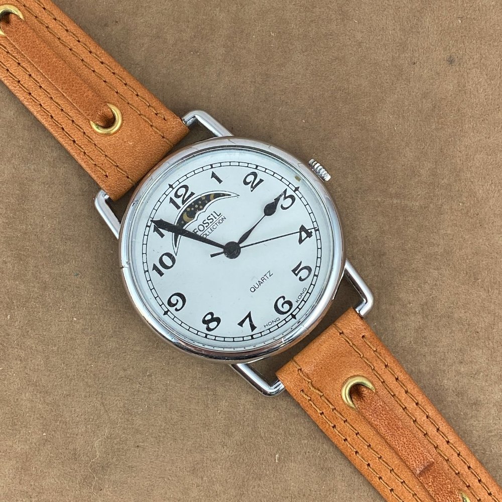Vintage Fossil Colassal Collection Moonphase Watch Silver Tone Bezel